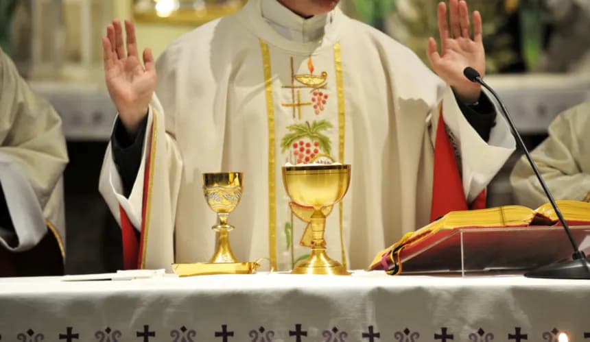 Czy ksiądz ma emeryturę? Sprawdź, ile naprawdę mogą otrzymać