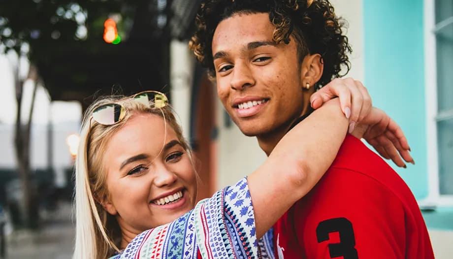 Miłość francuska – czy to grzech? Sprawdź moralne i religijne aspekty