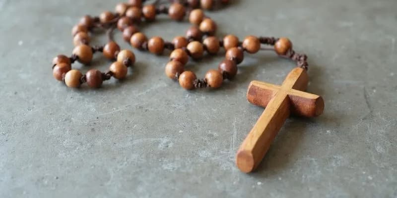 Czy zaciskanie ud to grzech? Wyjaśnienie z perspektywy religii i moralności